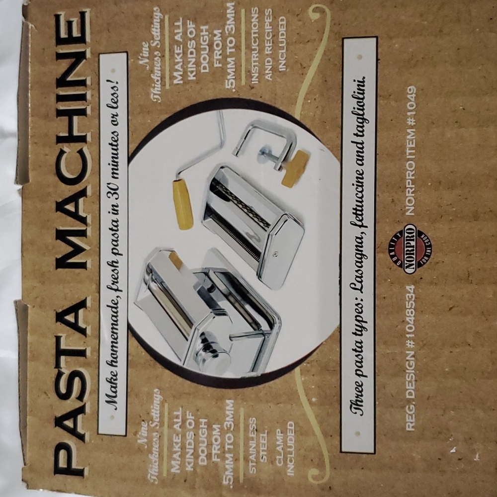 Host Pick! Pasta Roller with Spaghetti and Fettucini Attachment - Picture 5 of 12